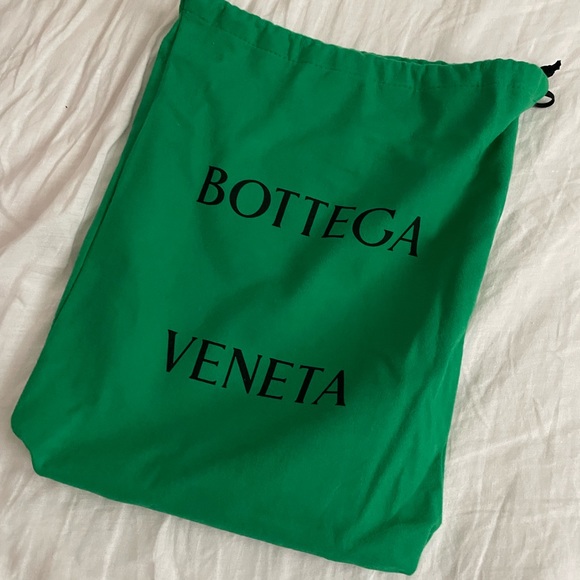 Bottega Veneta White Trekking Pouch - Picture 9 of 12